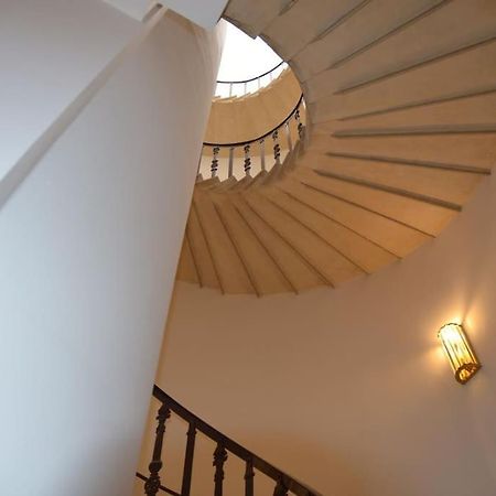 Queen Verona Luxury Apartment المظهر الخارجي الصورة