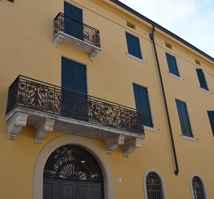 Queen Verona Luxury Apartment المظهر الخارجي الصورة